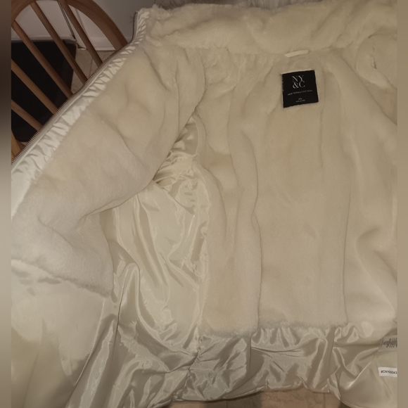 UNUSED New York & Company Fleece Inside Detachable Hood & Fur Winter Coat - Picture 5 of 14